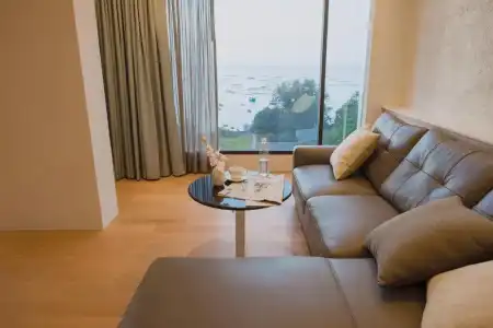 Balcony Seaside Sriracha & Serviced Apartments (SHA Extra Plus) - 252