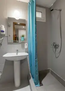 Colors Rooms & Apartments - 6