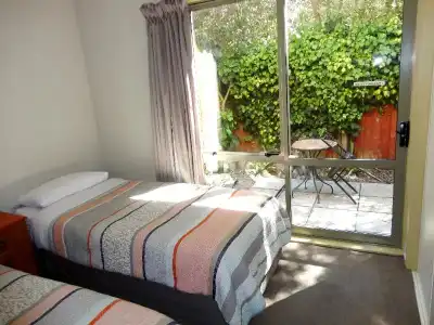 Bealey Avenue Motel - 17
