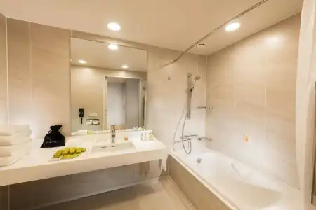 DoubleTree by Hilton Okinawa Chatan Resort - 17