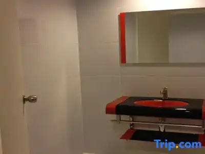 The Original Orange Rooms - 39