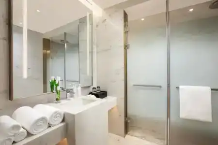 HUALUXE Shanghai Changfeng Park by IHG - 42