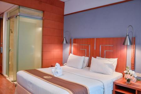 Savoy Homann - 24