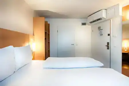 B&B Düsseldorf-Hbf - 26