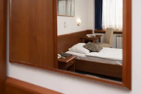 Neboder - 4