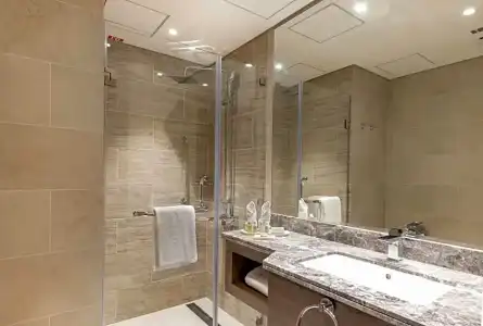 DoubleTree by Hilton Doha Downtown - 12