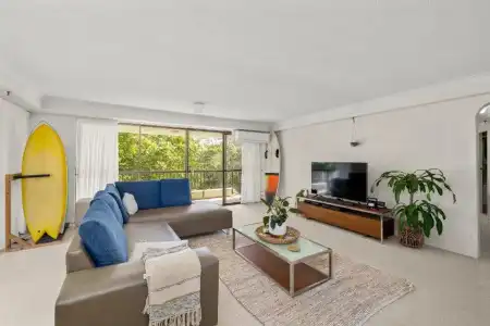 Gemini Court Holiday Apartments - 298