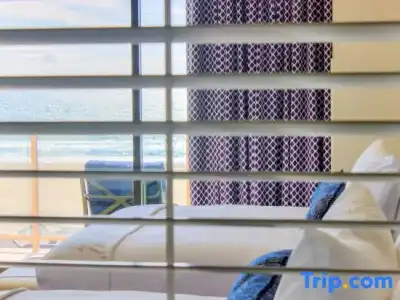 The Waterfront Beach Resort, A Hilton - 148