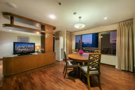 Bandara Silom Suites - 195