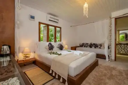 Bliss Praslin - 36