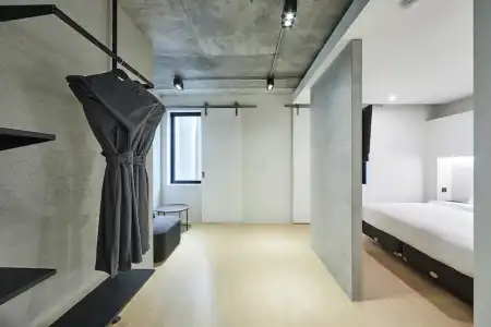 Intro - 18