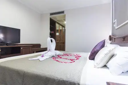Majestic Suites - 74