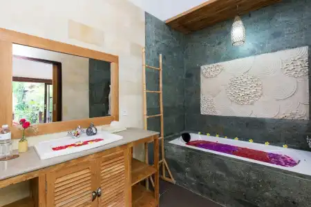 Meruhdani Boutique Ubud - 136