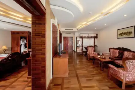 Pacific & Spa - 100
