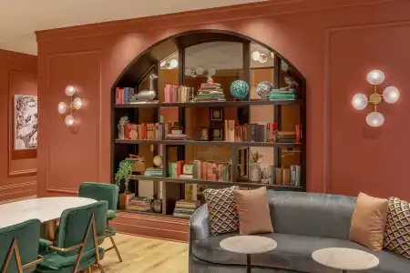Pennyweight Boston, Curio Collection by Hilton - 29