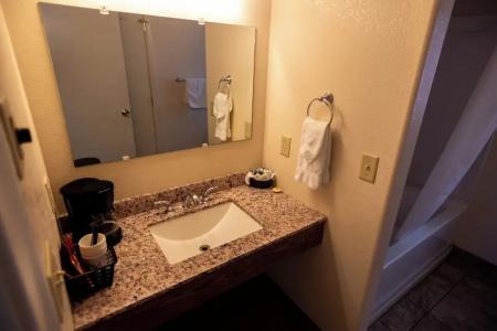 Blue Pine Motel - 36