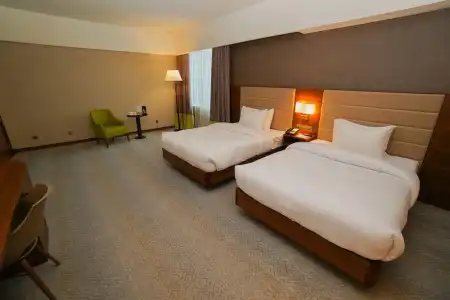 The Grand Lux - 32