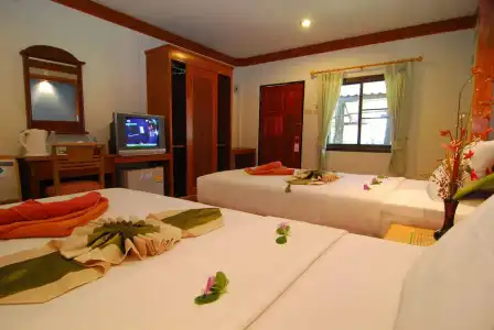 Lanta Nice Beach Resort - 3