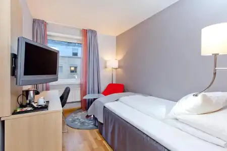 Thon Lillestrøm - 15