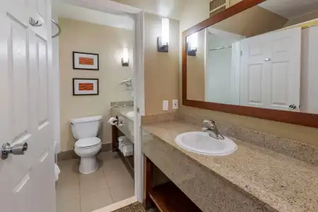 Comfort Inn & Suites Ventura Beach - 53