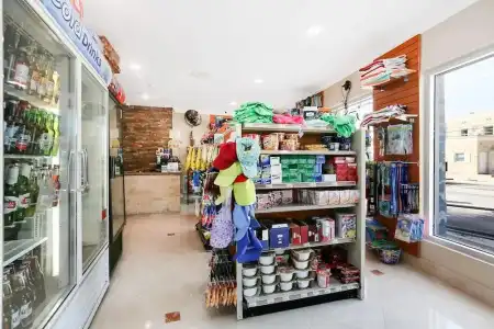 OceanSide Boutique - Hollywood - 12