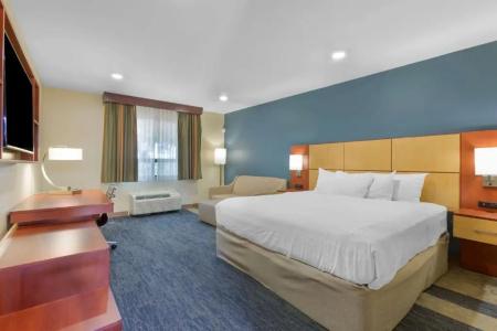 Best Western Plus Clocktower Inn - 157