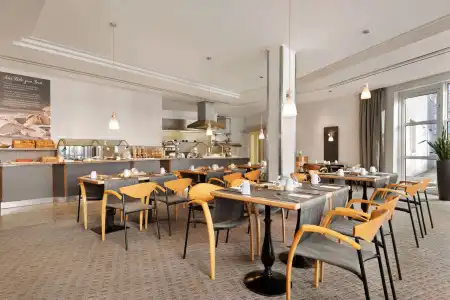 Ramada By Wyndham Bottrop - 16