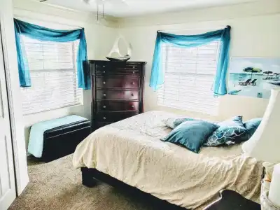 Hibiscus Oceanfront Resort - 24