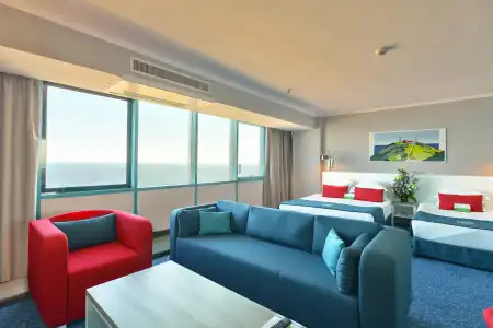 International Casino & Tower Suites - 9