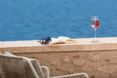 Moni Emvasis Luxury Suites - 81