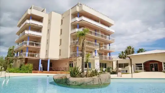 Port Canigo Apartments - 14