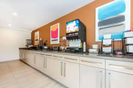 Best Western Erie Inn & Suites - 19