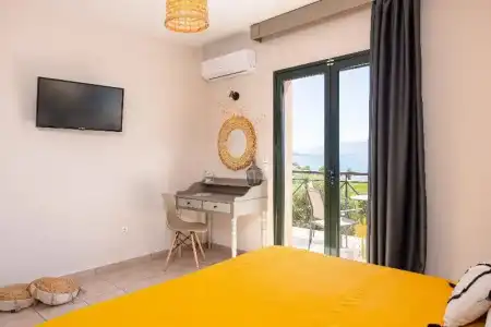 Nisea Samos - 52
