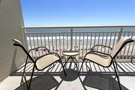 Carolinian Beach Resort by Vacasa - 291