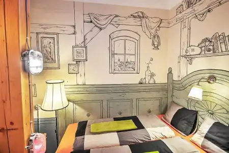 Lavender Circus Hostel, Doubles & Ensuites - 12