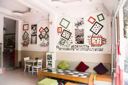 Ken's Backpackers - 10