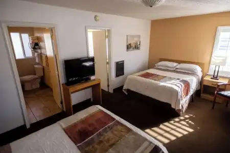 Blue Pine Motel - 32