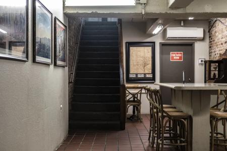 Gardner & Hostel - 50