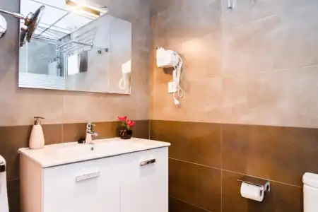 Feelathome Plaza Apartments - 29