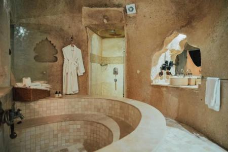 Hu of Cappadocia - 117