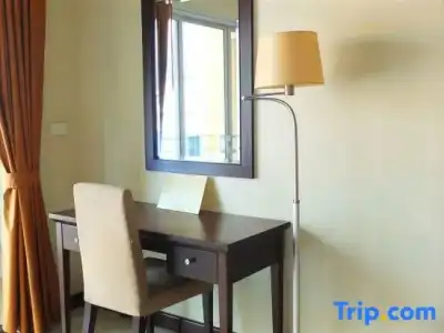August Suites - 60