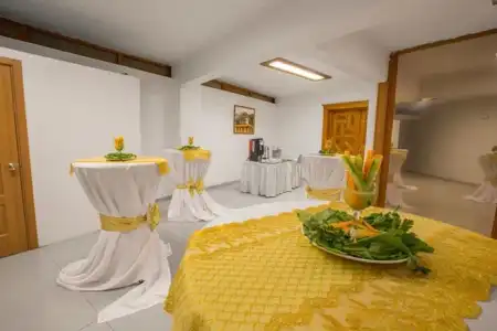 Otel Azmakhan - 11