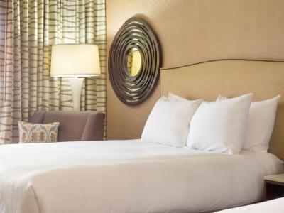 Hilton Phoenix Airport - 6