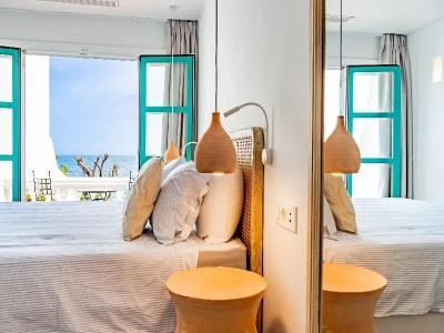 The Sea Club - 115