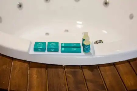 The Life & Spa - 13