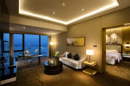 Hilton Wuhan Riverside - 3