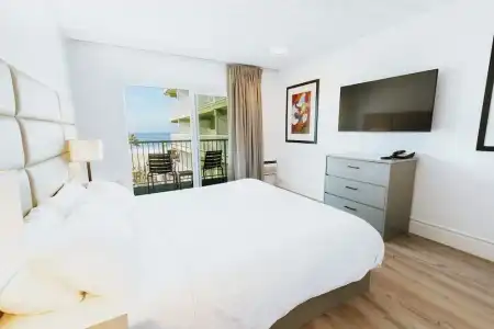 Surfer Beach - 90