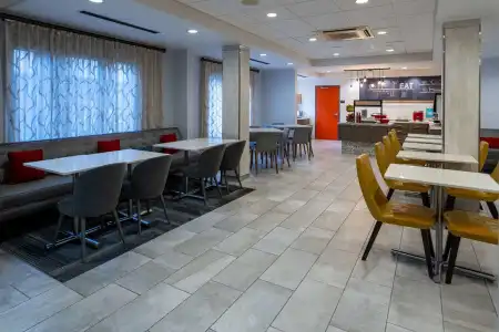 Hampton Inn Atlanta-Georgia Tech-Downtown - 10