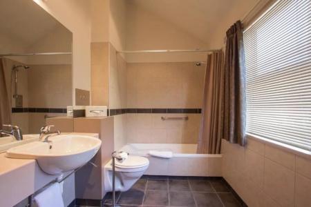 Balmoral Lodge Motel - 7