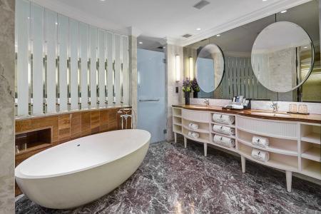 Resorts World Sentosa - Crockfords Tower - 8